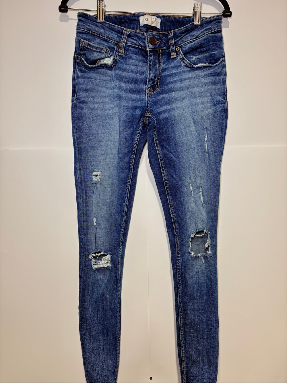 BKE Stella Low Rise Skinny Jeans Size 28 x 31.5 Distressed Ripped Denim Stretch
